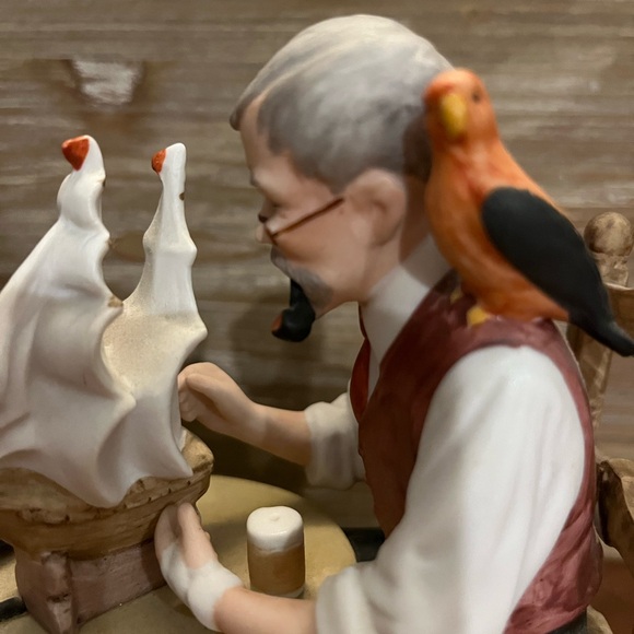 Norman Rockwell "The Shipmaker" Collectors Club Figurine - Picture 4 of 9